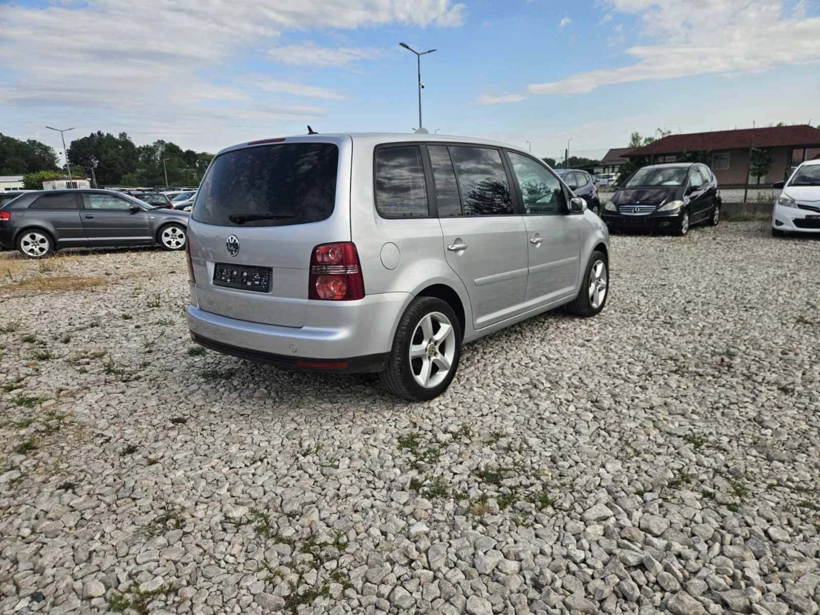 VW Touran 1.9tdi* klima* , снимка 5 - Автомобили и джипове - 55374374