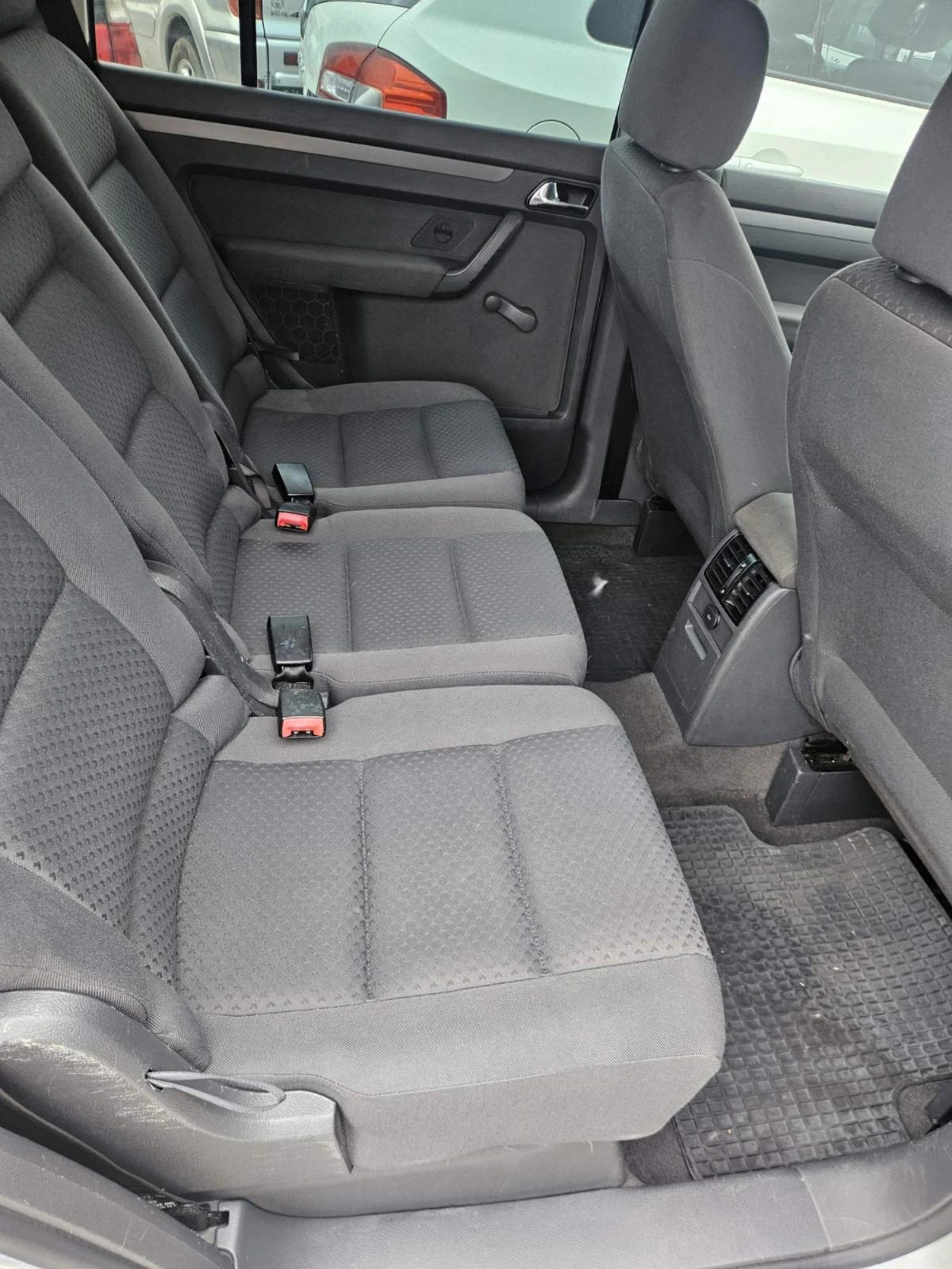 VW Touran 1.9tdi* klima* , снимка 14 - Автомобили и джипове - 55374374