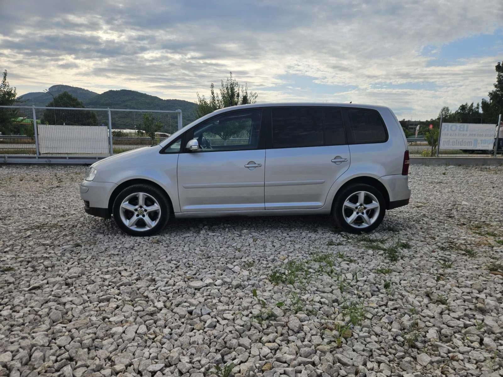 VW Touran 1.9tdi* klima* , снимка 8 - Автомобили и джипове - 55374374