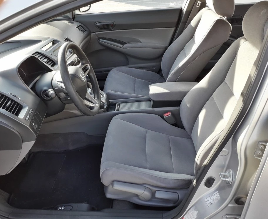 Honda Civic 1.8 i-VTEC 16V AT, снимка 12 - Автомобили и джипове - 55748902