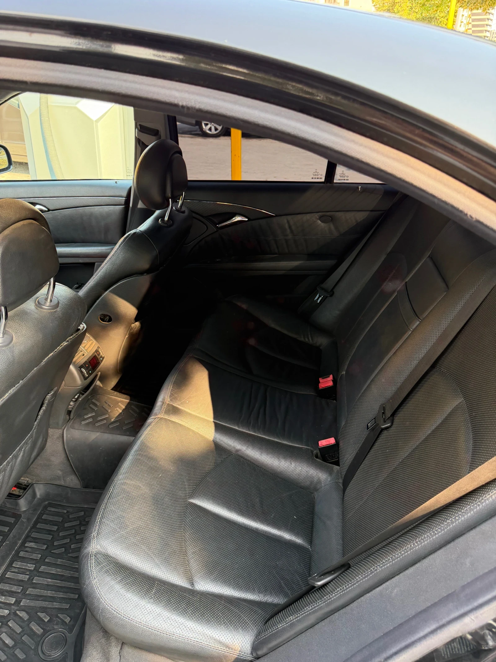 Mercedes-Benz E 500, снимка 12 - Автомобили и джипове - 56042898