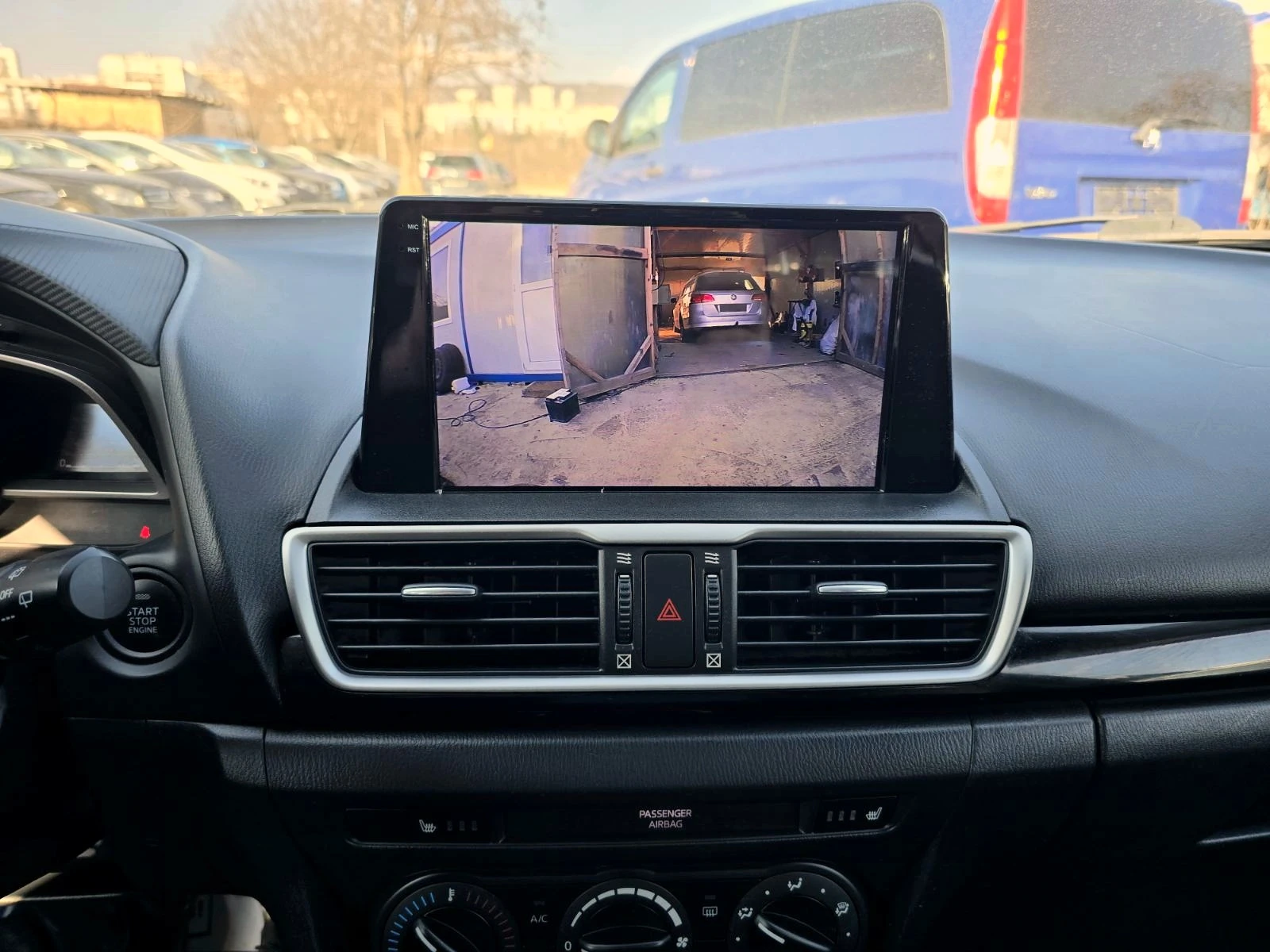 Mazda 3 КАТО НОВА/1.5iSKYACTIV/НАВИГАЦИЯ, снимка 12 - Автомобили и джипове - 56066504