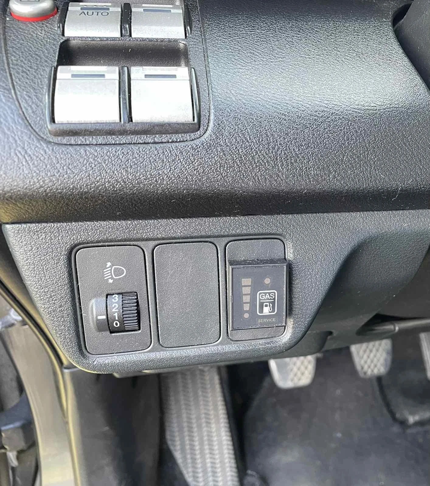 Honda Fr-v с газ, снимка 8 - Автомобили и джипове - 56193410