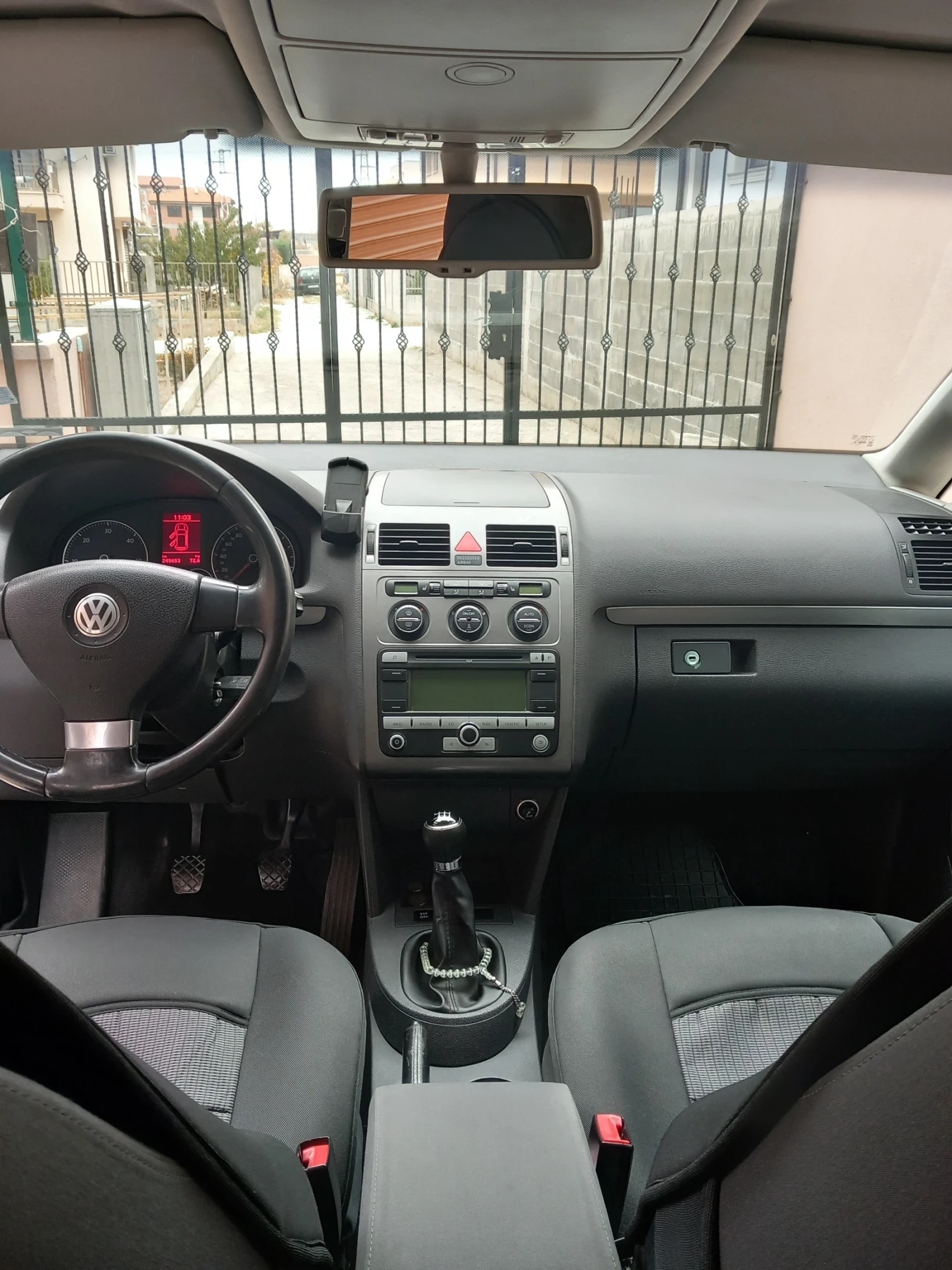 VW Touran, снимка 7 - Автомобили и джипове - 56567866