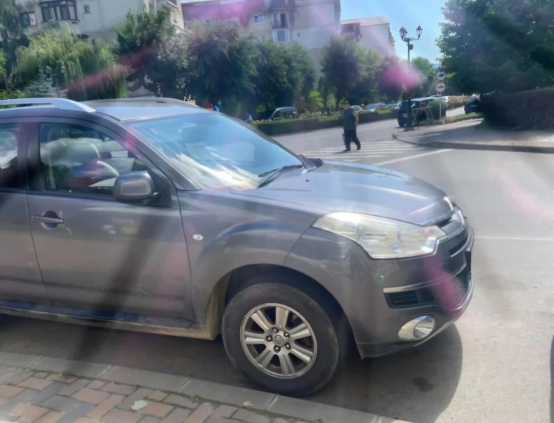 Citroen C-Crosser 2.2 D, снимка 4 - Автомобили и джипове - 47735680