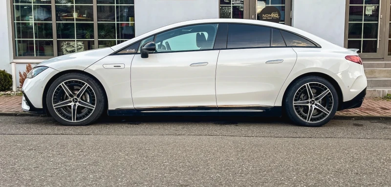 Mercedes-Benz EQE 43 AMG 4Matic, снимка 3 - Автомобили и джипове - 53076862
