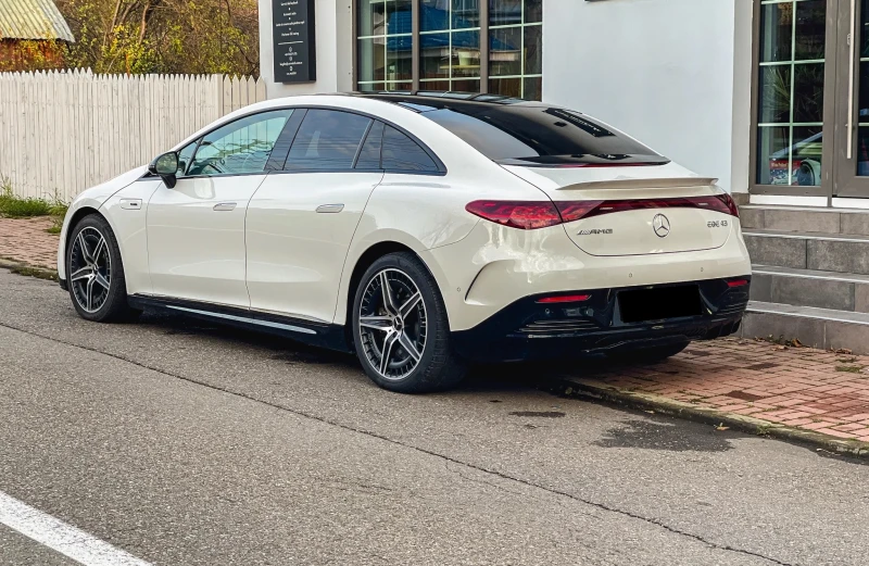 Mercedes-Benz EQE 43 AMG 4Matic, снимка 4 - Автомобили и джипове - 53076862