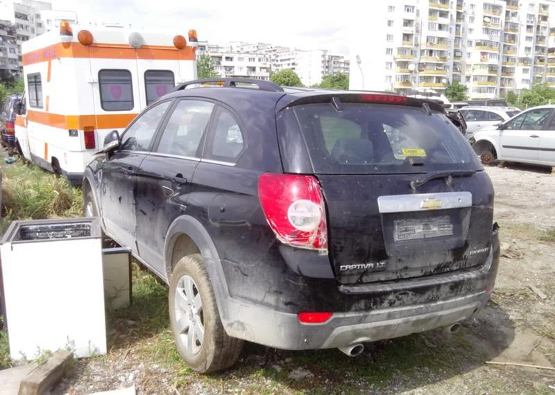 Chevrolet Captiva 2.0D/2.4i, снимка 4 - Автомобили и джипове - 2524328