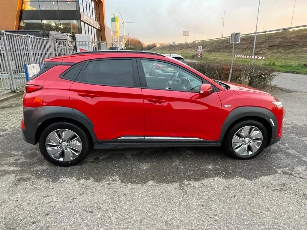 Hyundai Kona, снимка 3 - Автомобили и джипове - 53769309
