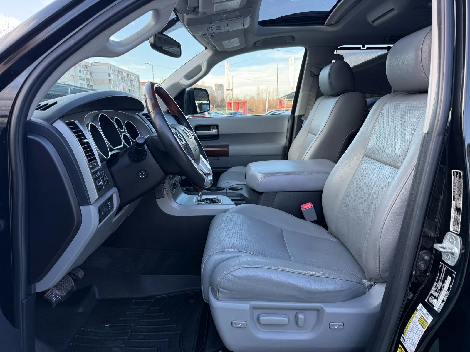Toyota Sequoia PLATINUM, 6+ 1 SEATS, снимка 7 - Автомобили и джипове - 53864941
