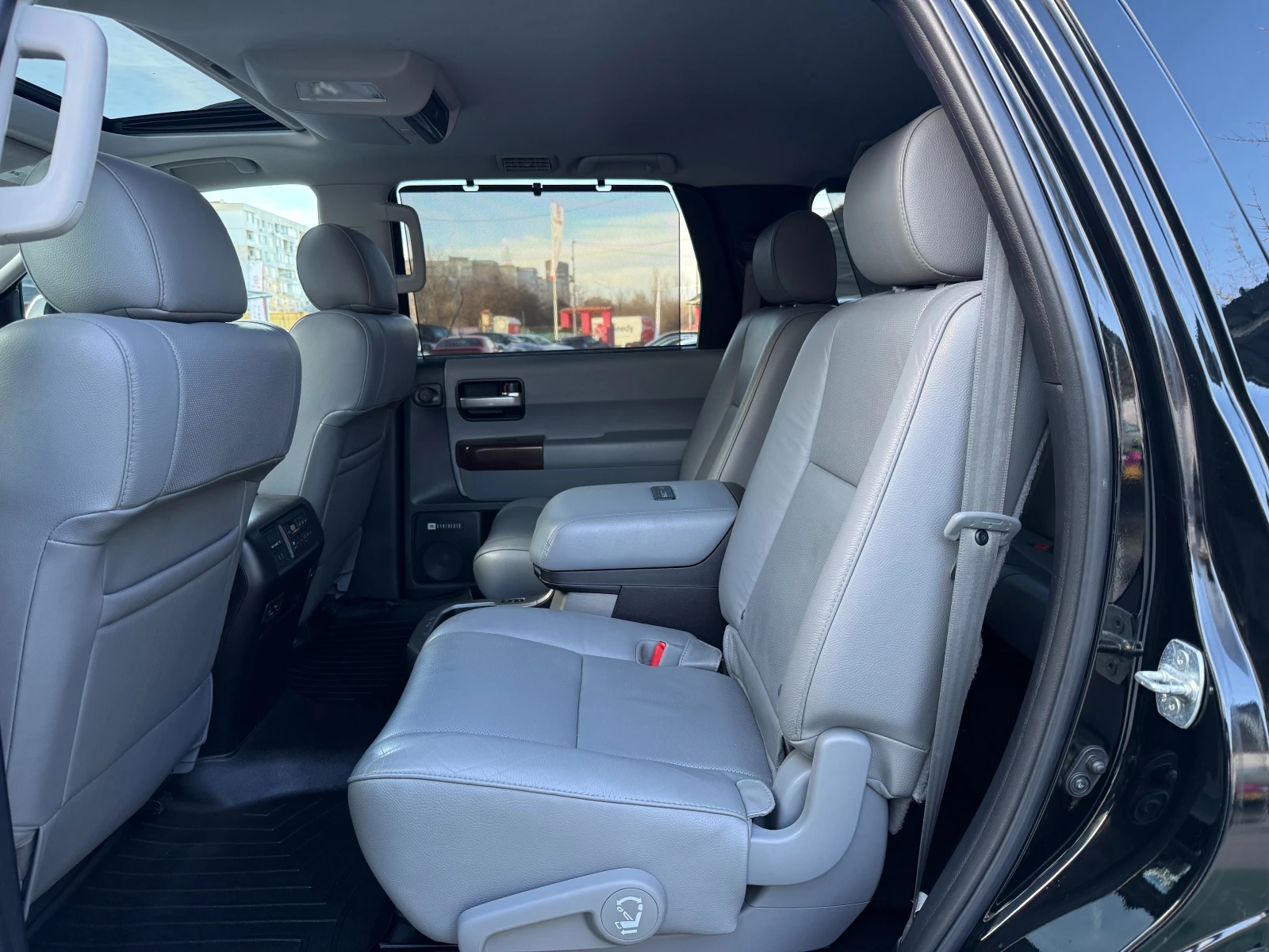 Toyota Sequoia PLATINUM, 6+ 1 SEATS, снимка 9 - Автомобили и джипове - 53864941