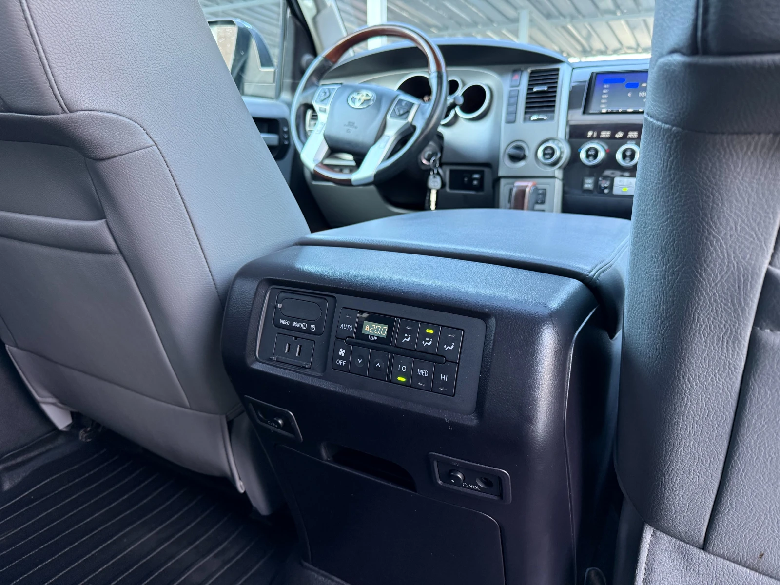 Toyota Sequoia PLATINUM, 6+ 1 SEATS, снимка 15 - Автомобили и джипове - 53864941