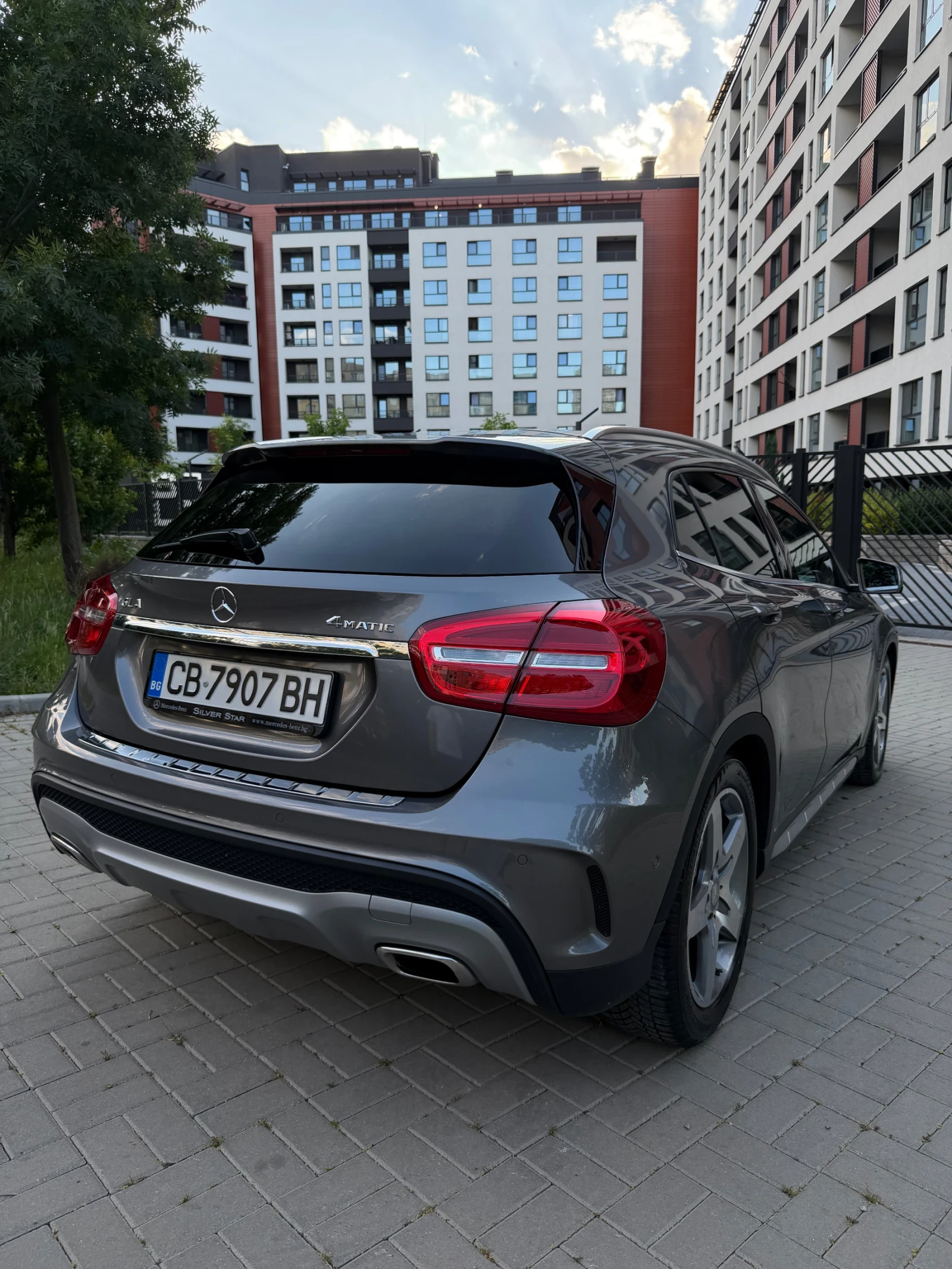 Mercedes-Benz GLA 200 4MATIC AMG INTERIOR, снимка 4 - Автомобили и джипове - 54917995