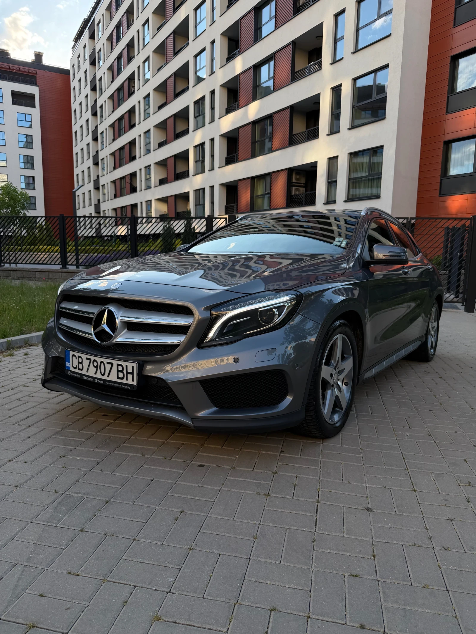 Mercedes-Benz GLA 200 4MATIC AMG INTERIOR