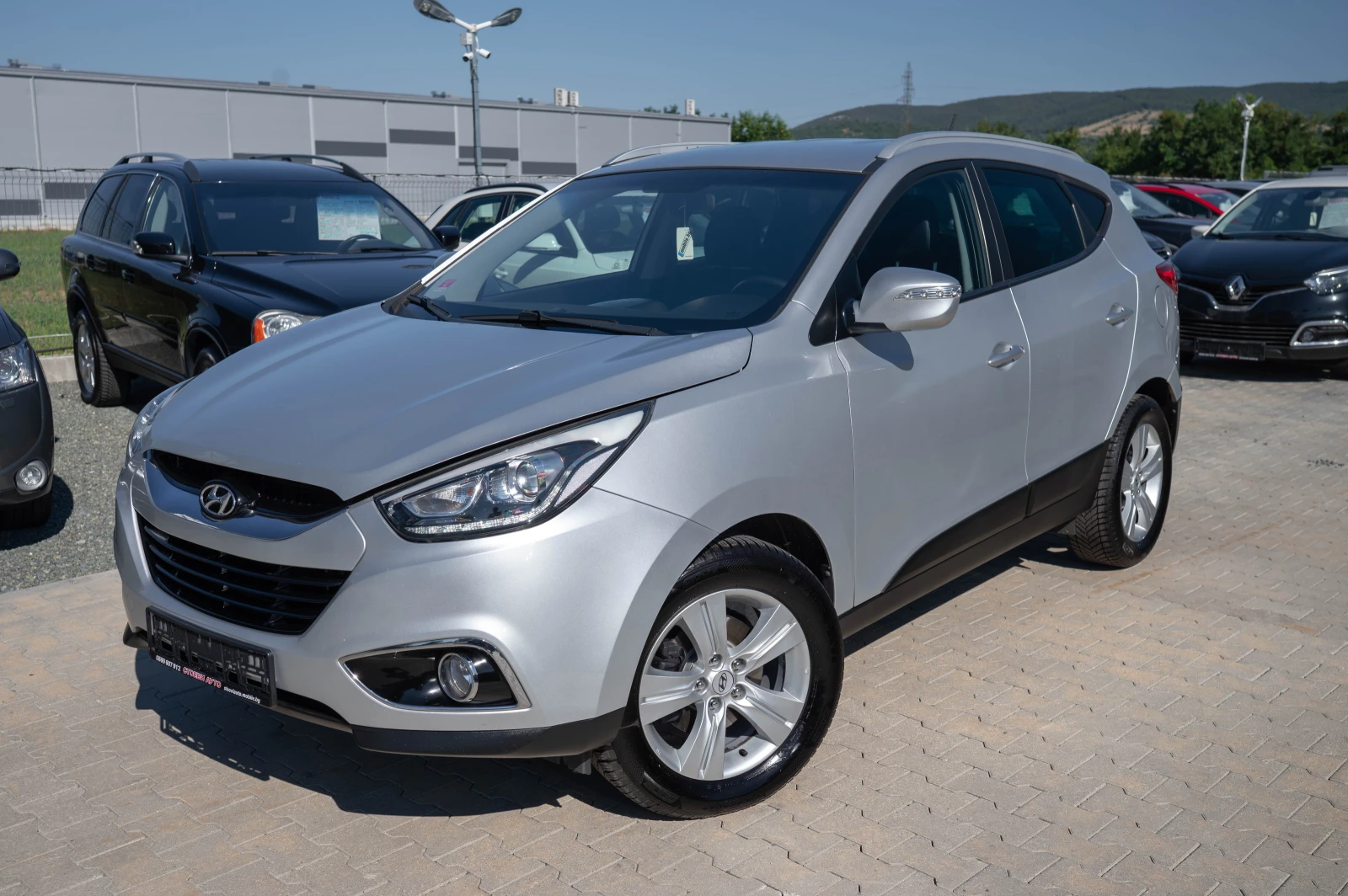 Hyundai IX35 2015г* LED* 4x4* Кожа, снимка 2 - Автомобили и джипове - 55239643