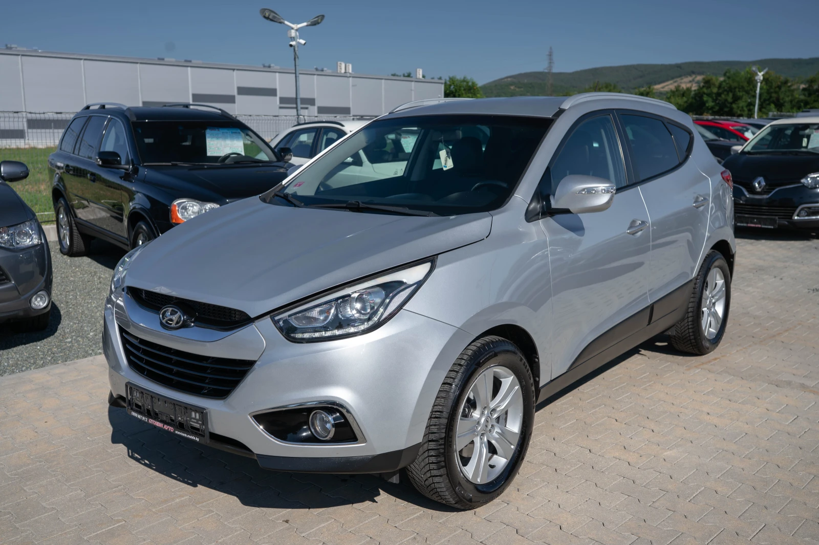 Hyundai IX35 2015г* LED* 4x4* Кожа, снимка 3 - Автомобили и джипове - 55239643