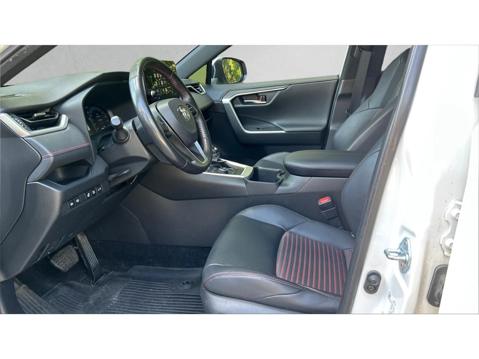 Toyota Rav4 2.5 Plug-in Hybrid STYLE, Месечна вноска от 399  , снимка 11 - Автомобили и джипове - 56012532