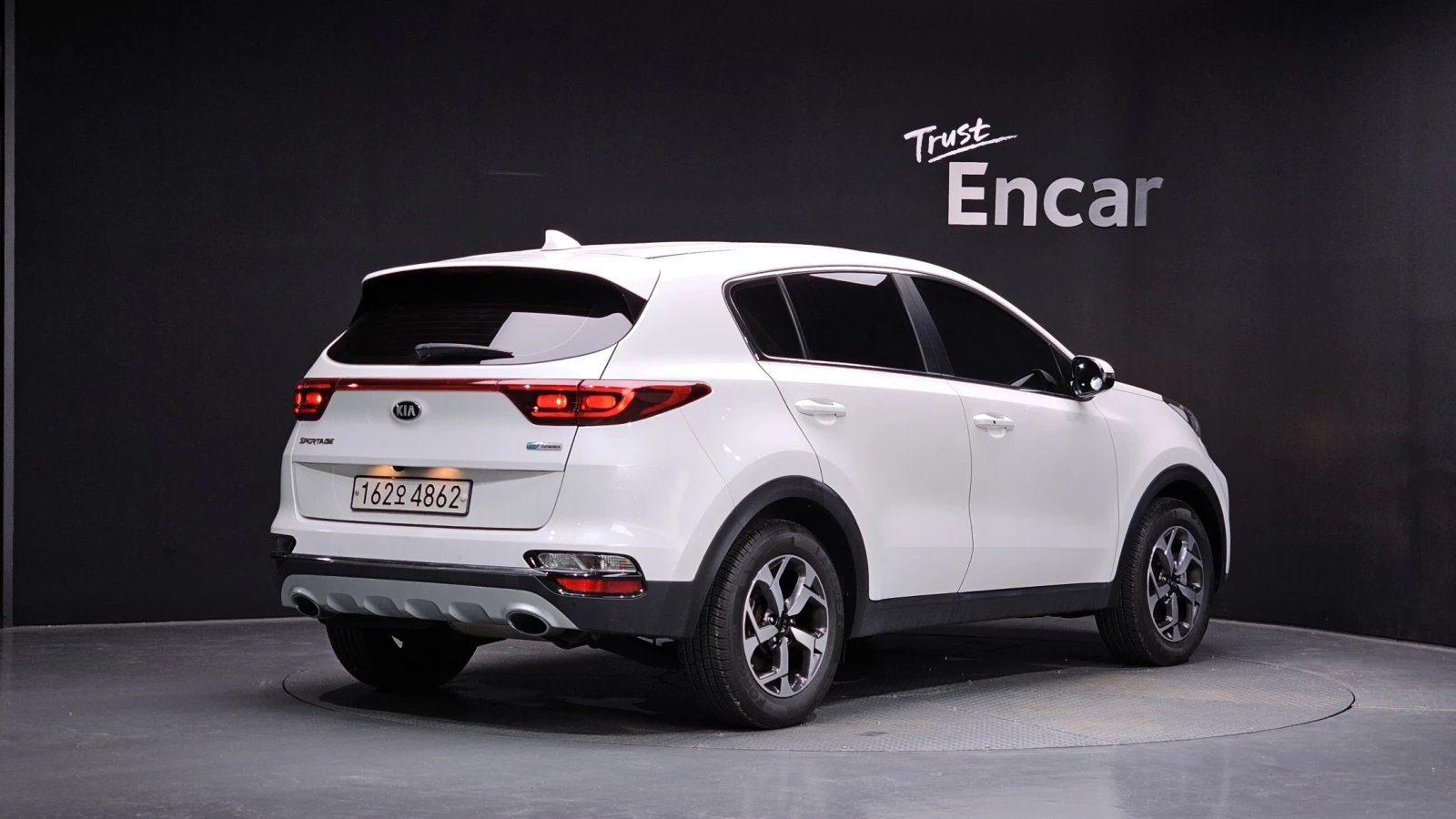 Kia Sportage 1.6* ПОДГРЕВ ВОЛАН* КРАЙНА ЦЕНА, снимка 2 - Автомобили и джипове - 56025488