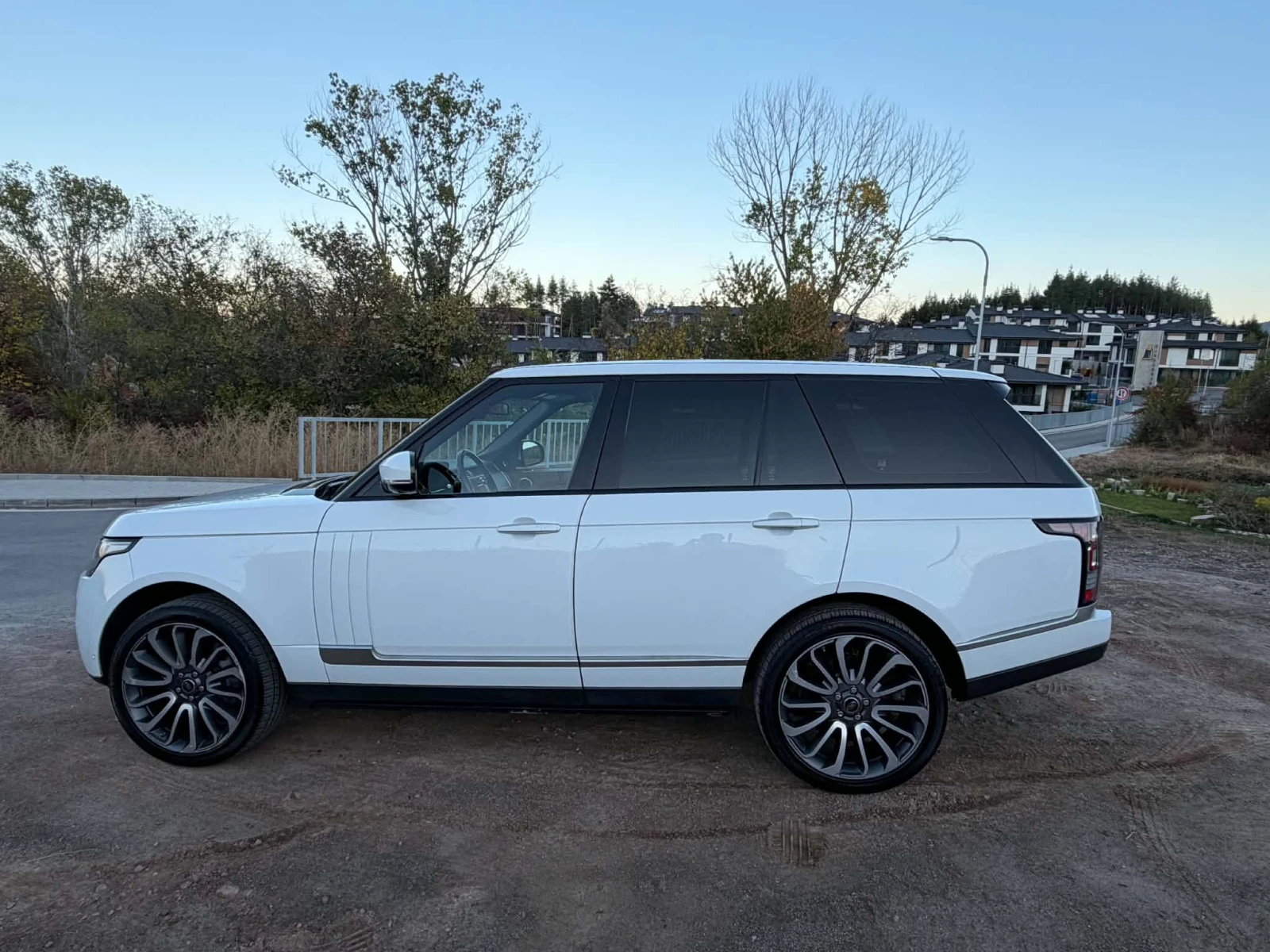 Land Rover Range rover AUTOBIOGRAPHY, снимка 2 - Автомобили и джипове - 56571184