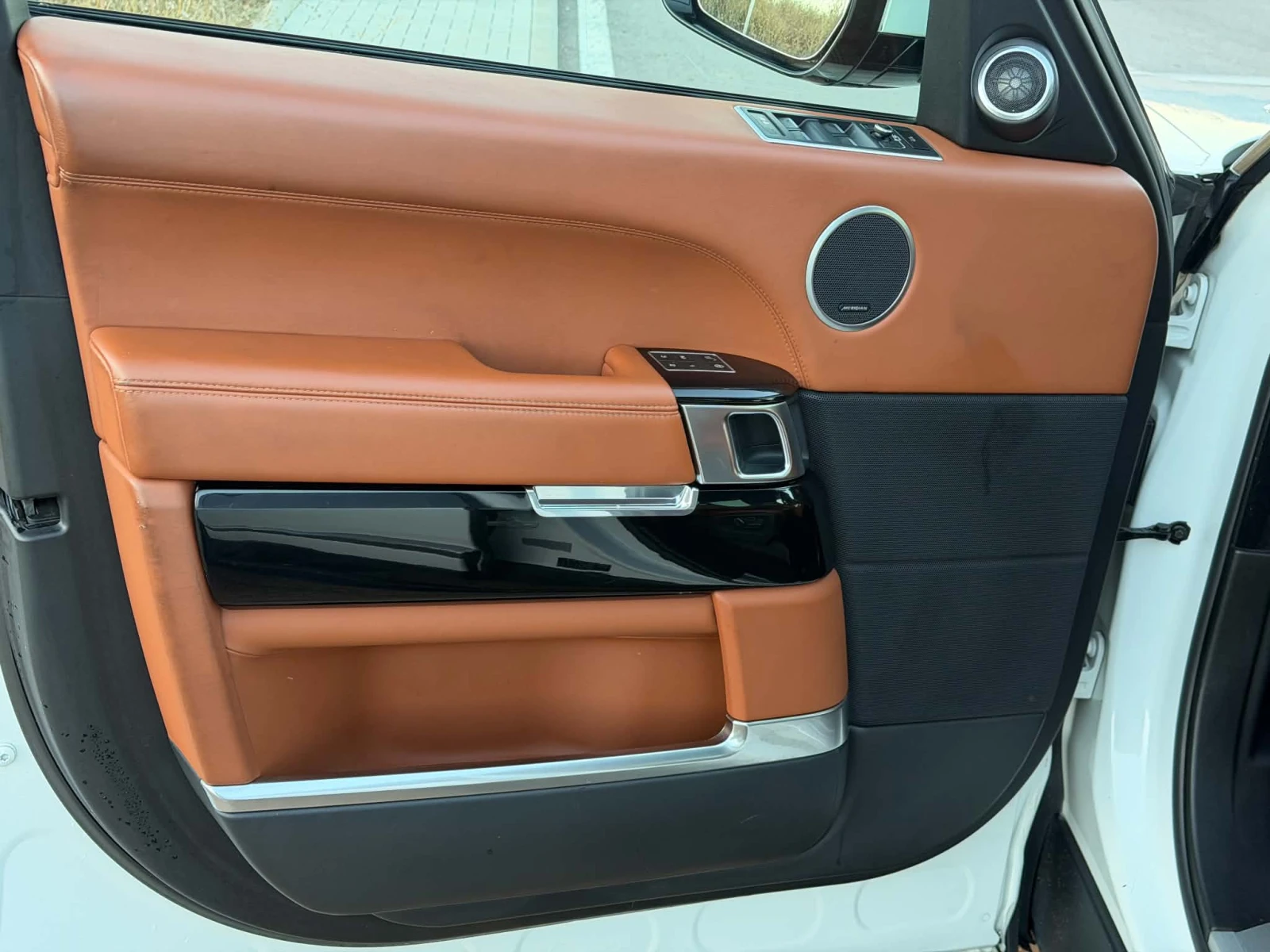 Land Rover Range rover AUTOBIOGRAPHY, снимка 8 - Автомобили и джипове - 56571184