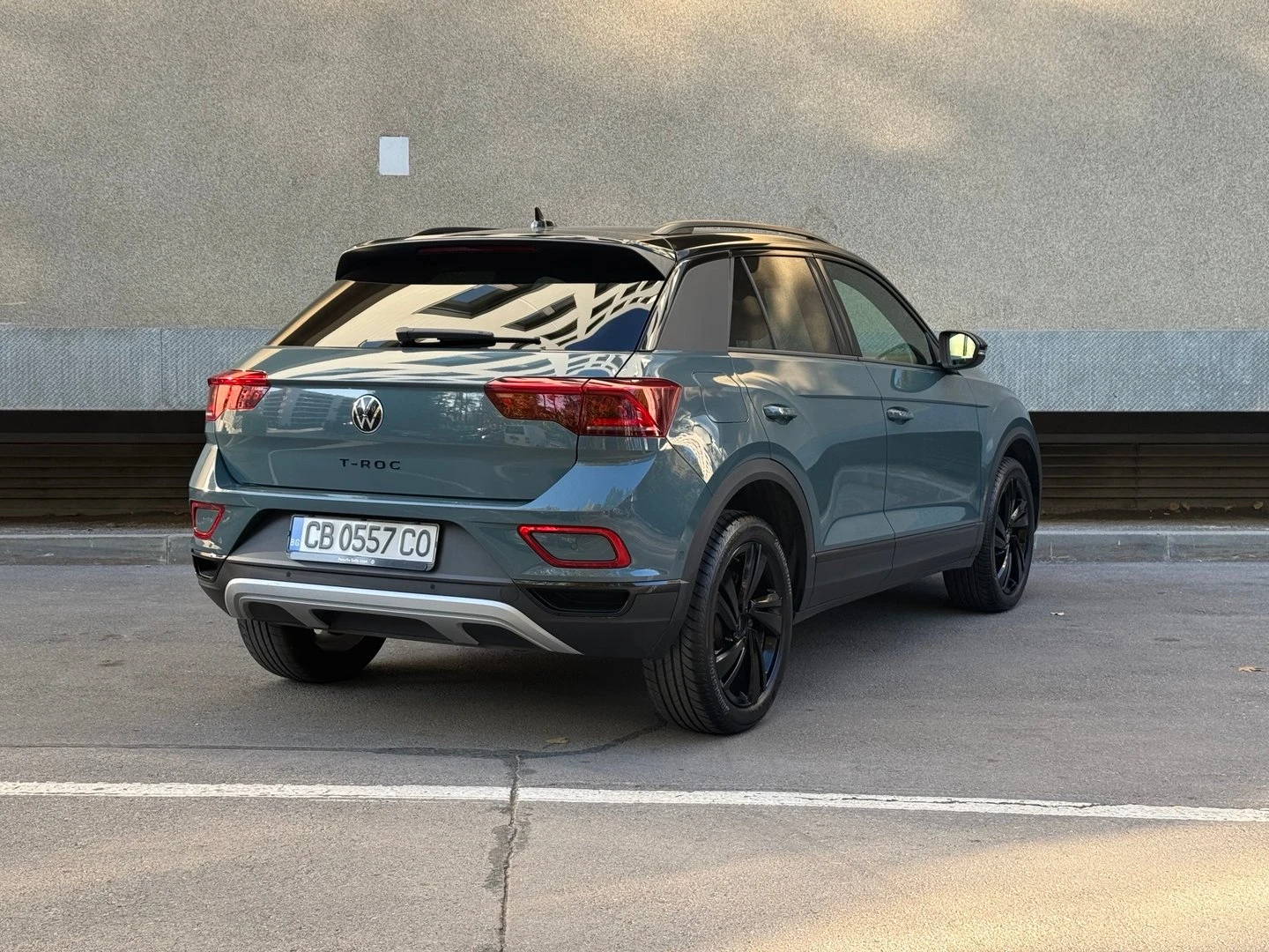 VW T-Roc, снимка 3 - Автомобили и джипове - 56635220