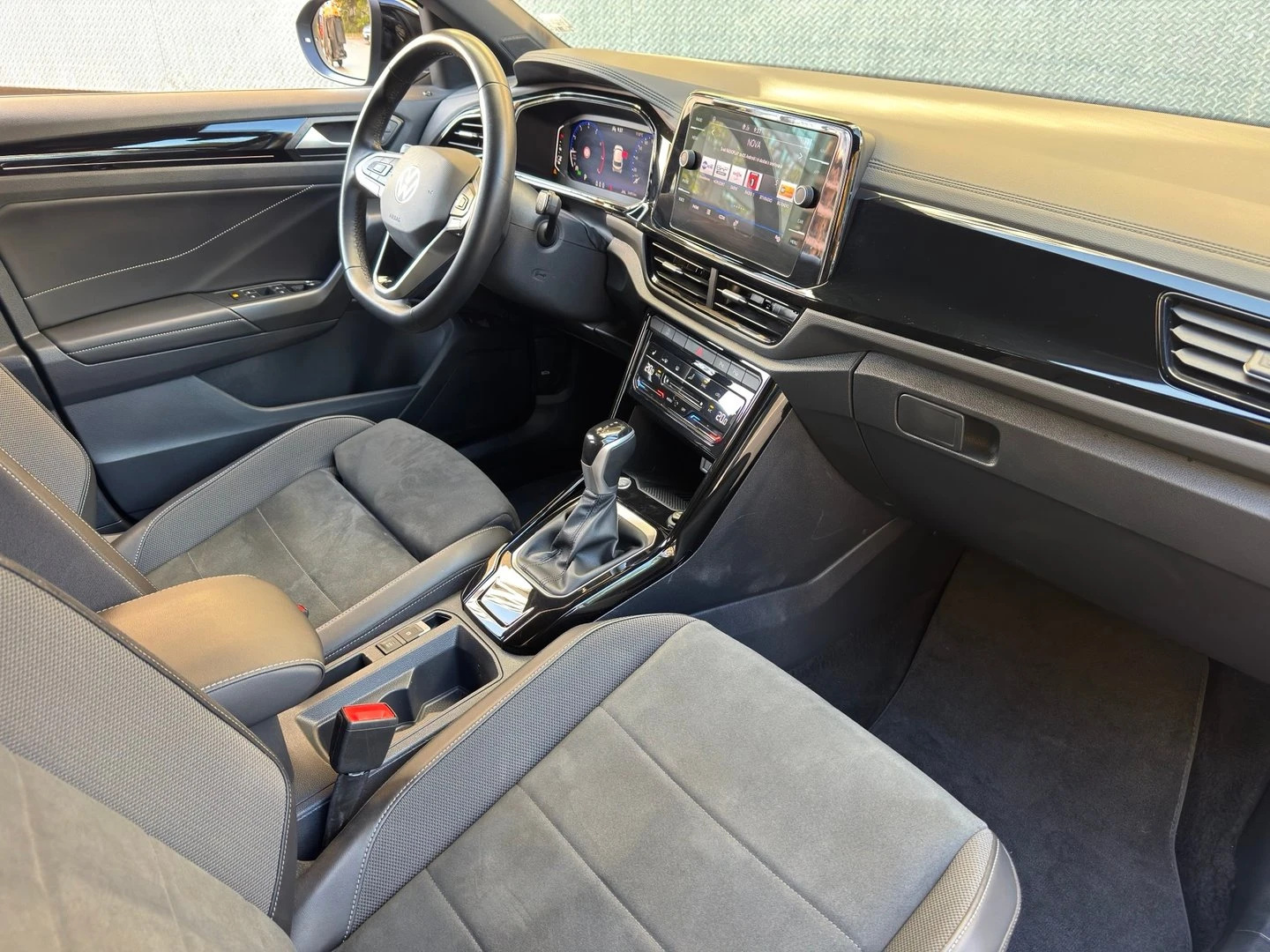 VW T-Roc, снимка 9 - Автомобили и джипове - 56635220