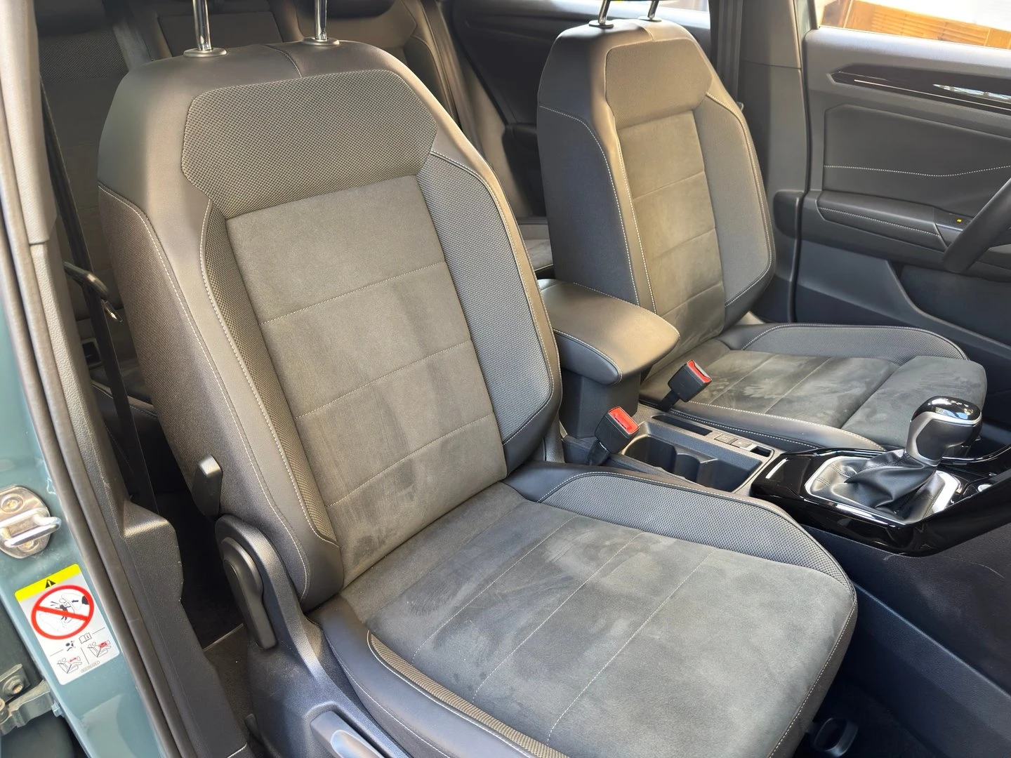 VW T-Roc, снимка 11 - Автомобили и джипове - 56635220