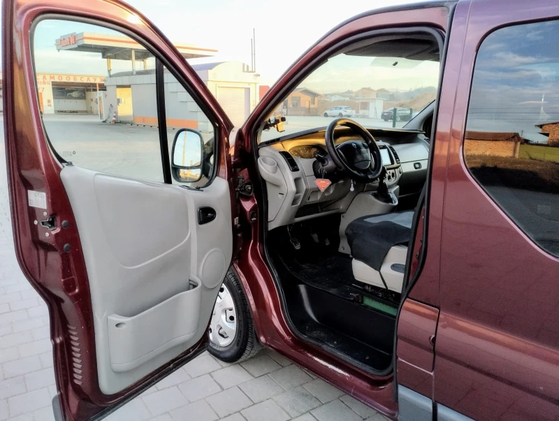 Renault Trafic MAXI База, снимка 8 - Бусове и автобуси - 48870622