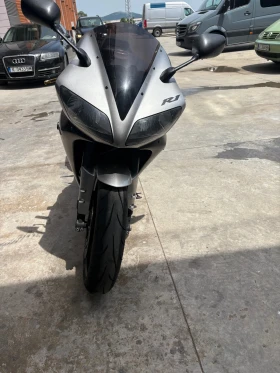     Yamaha YZF-R1