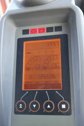 Багер Hitachi ZaxiS38U, снимка 10