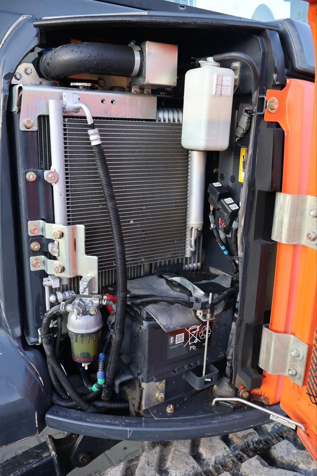 Багер Hitachi ZaxiS38U, снимка 9 - Индустриална техника - 53850256