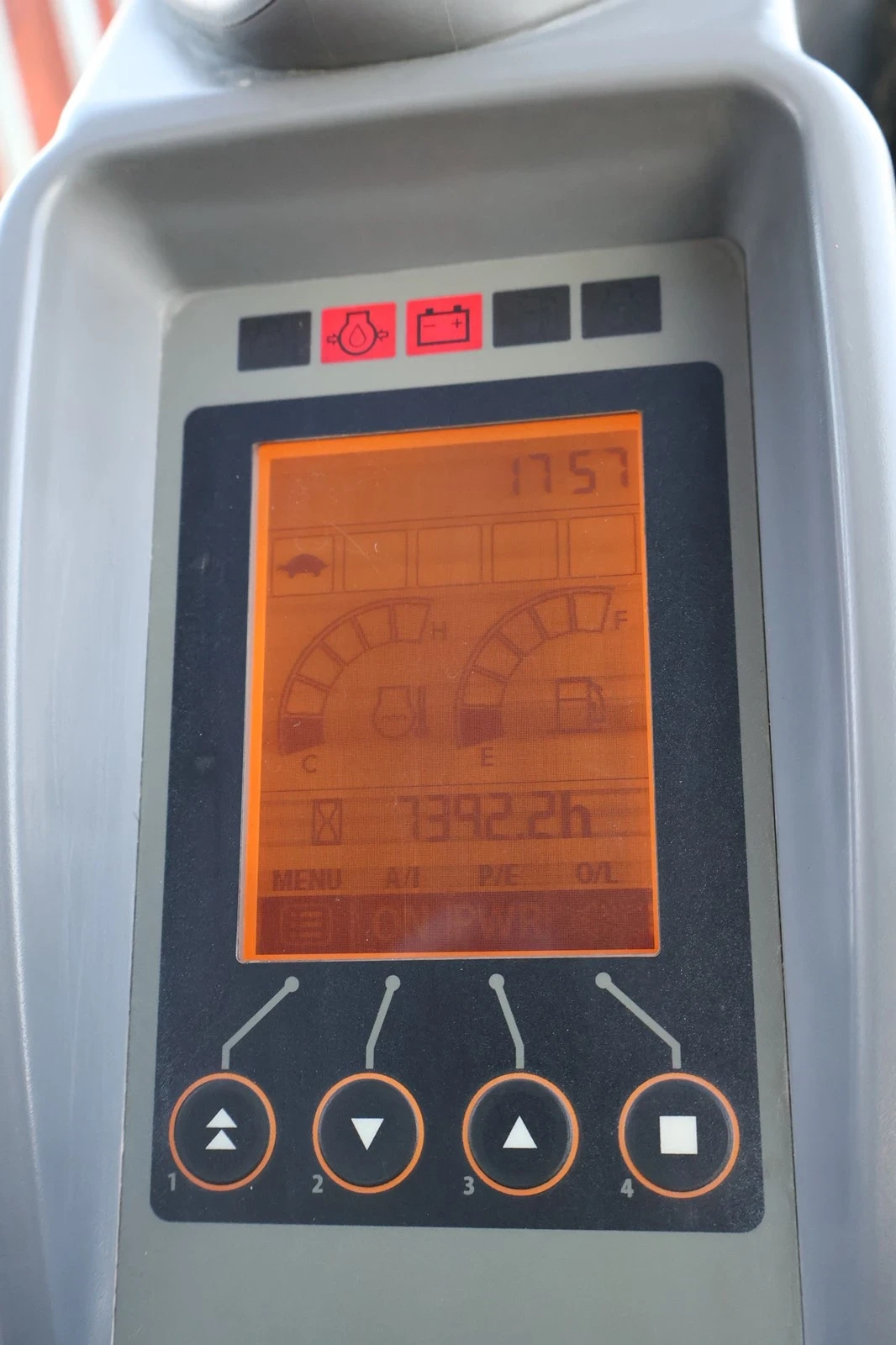 Багер Hitachi ZaxiS38U, снимка 10 - Индустриална техника - 53850256