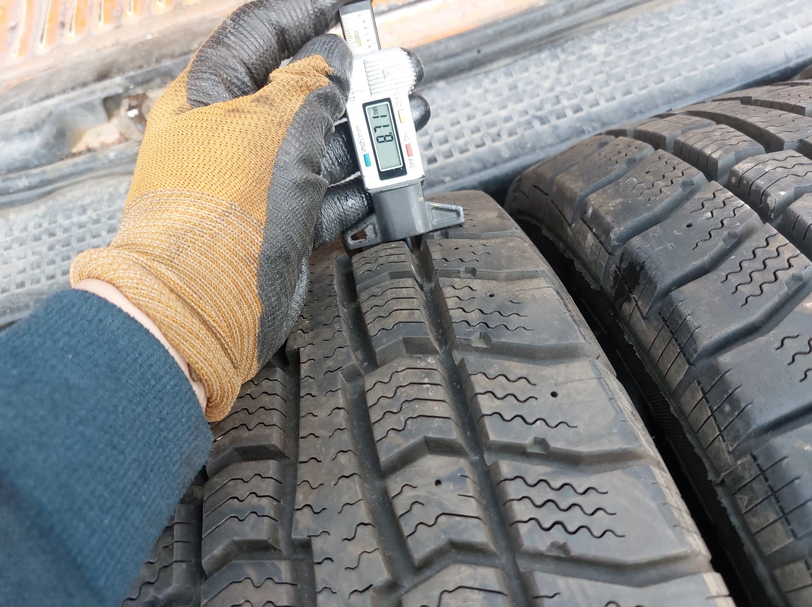 ���� 225/65R17 | Mobile.bg � ����������� 4