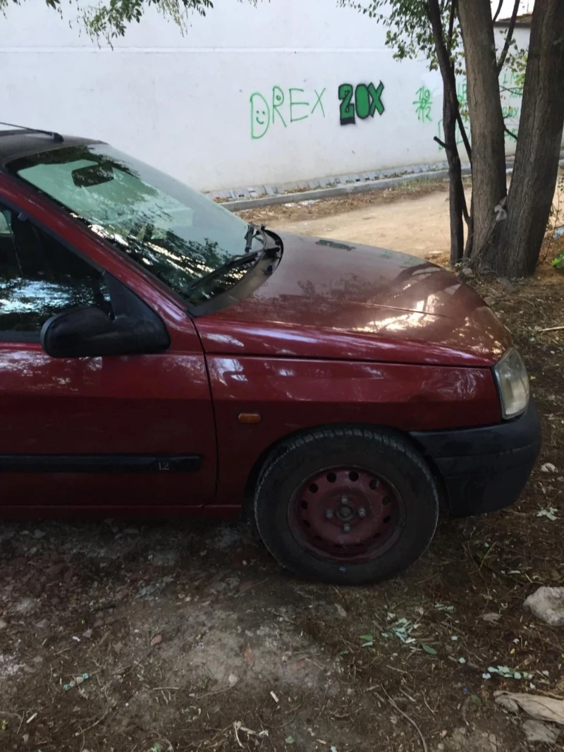 Renault Clio, снимка 6 - Автомобили и джипове - 47479743