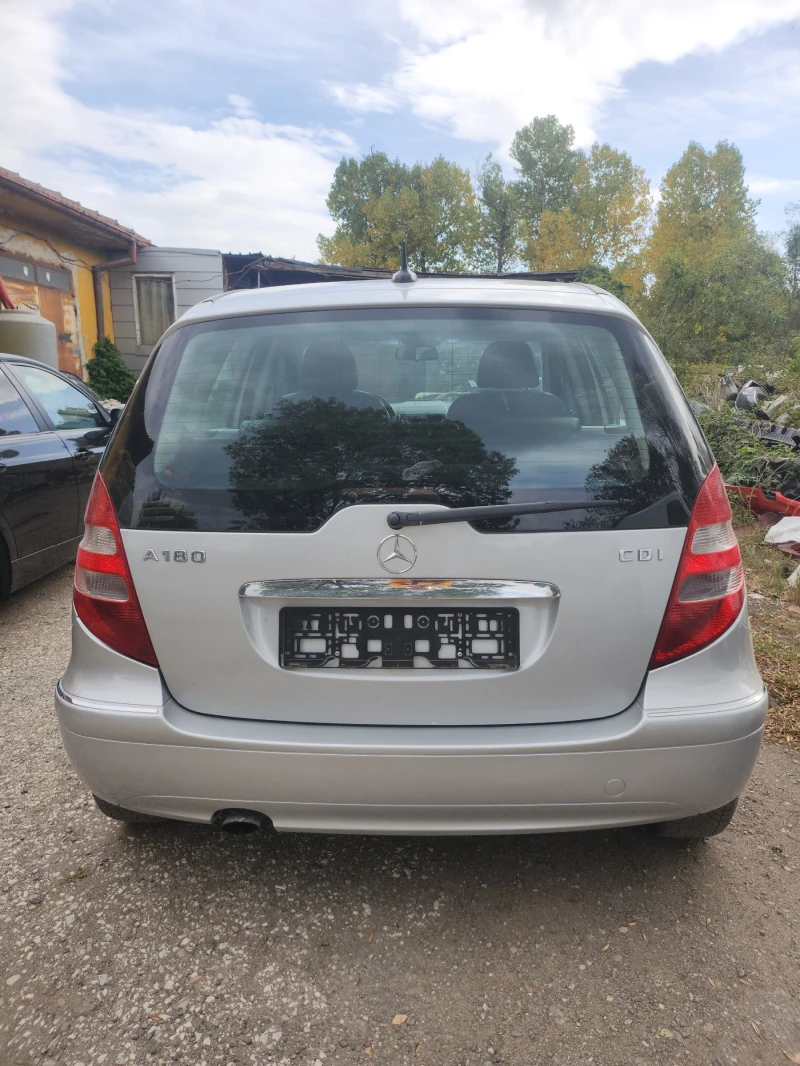 Mercedes-Benz A 180 Elegance, снимка 3 - Автомобили и джипове - 47702885