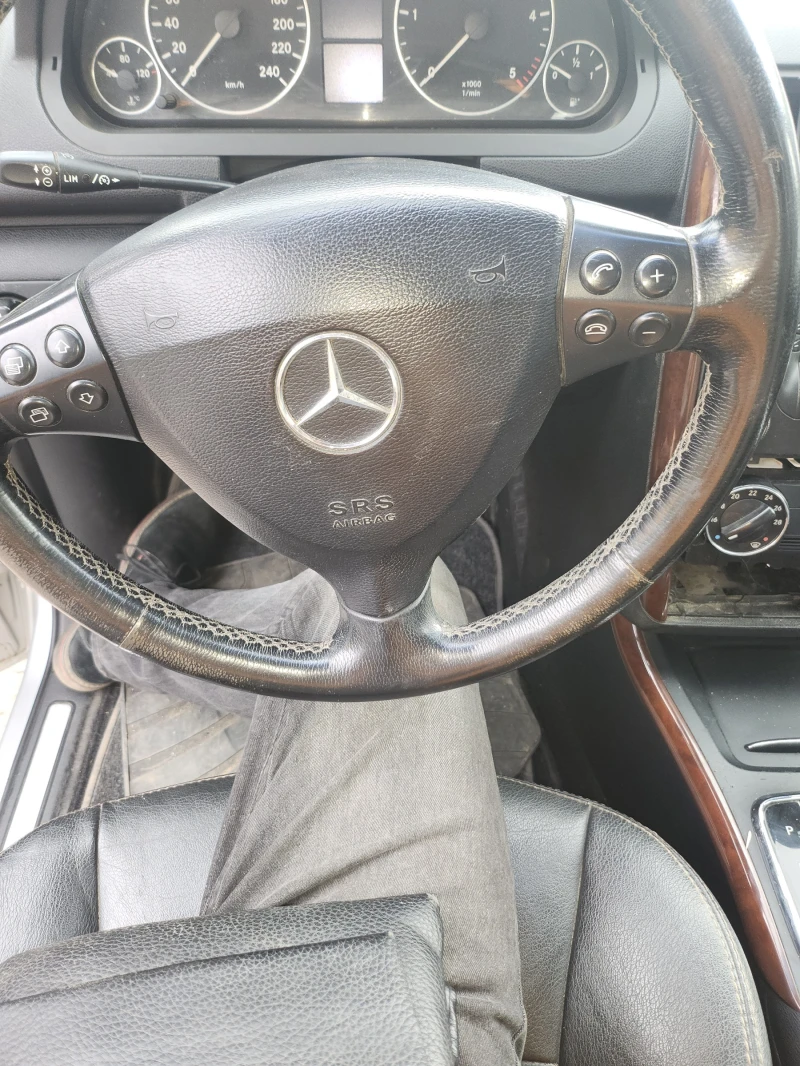 Mercedes-Benz A 180 Elegance, снимка 10 - Автомобили и джипове - 47702885