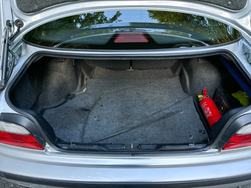 BMW 320, снимка 14 - Автомобили и джипове - 52488990