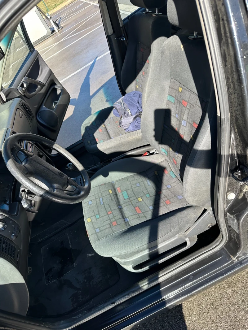 VW Polo 1.9SDi 4-врато, снимка 4 - Автомобили и джипове - 52167409