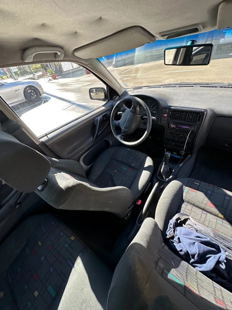 VW Polo 1.9SDi 4-врато, снимка 8 - Автомобили и джипове - 52167409