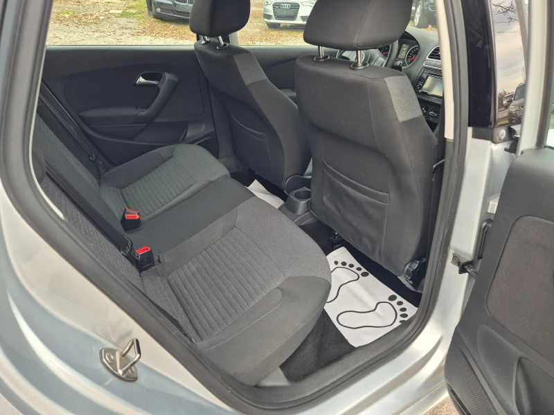 VW Polo 1.4i БЕЗ РЪЖДИ И ЗАБЕЛЕЖКИ , снимка 13 - Автомобили и джипове - 52446890