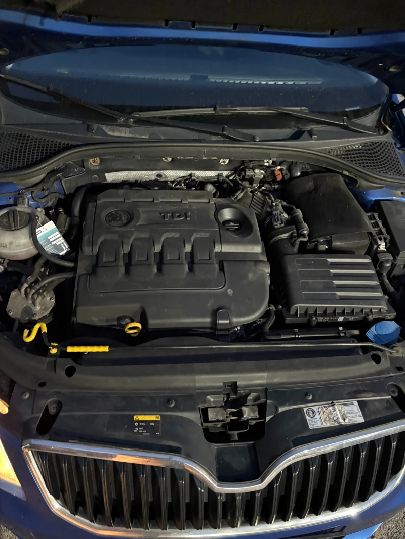 Skoda Octavia 1.6 TDI , снимка 8 - Автомобили и джипове - 52632484