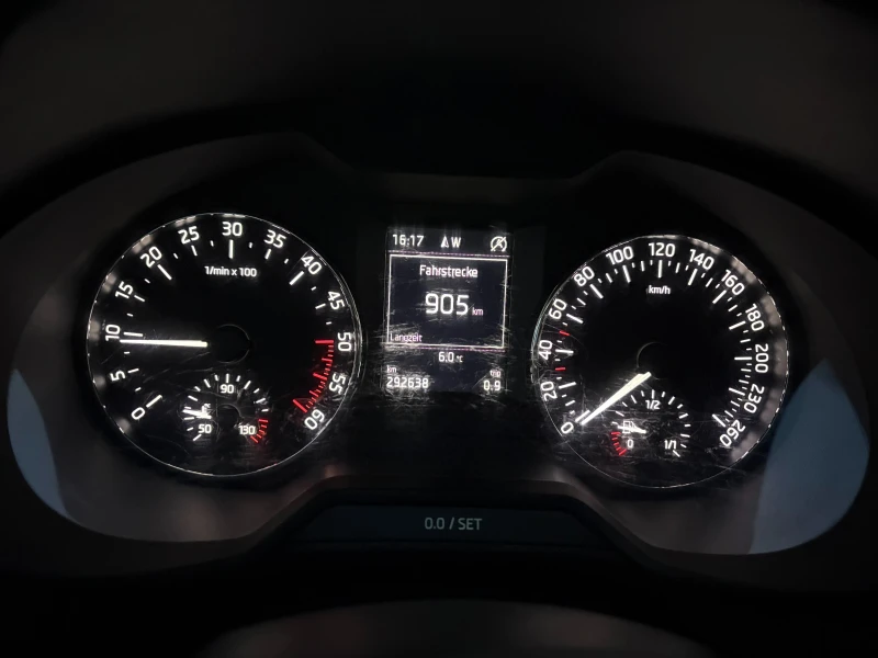 Skoda Octavia 1.6 TDI , снимка 9 - Автомобили и джипове - 52632484