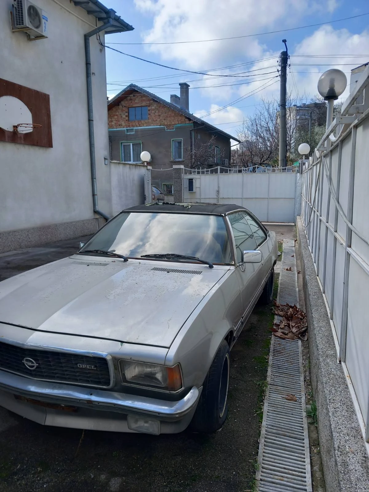 Opel Commodore  - изображение 4