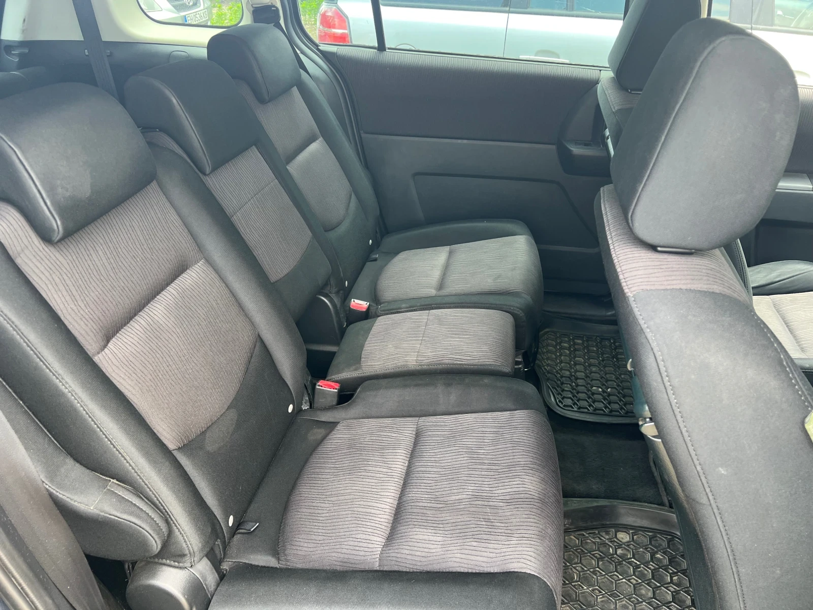 Mazda 5 1.8i, 6+ 1 МЕСТА - изображение 6