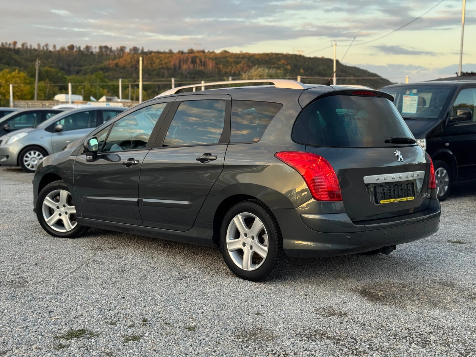 Peugeot 308 1.6i SW АВТОМАТИК КЛИМАТРОНИК ПАНОРАМА - изображение 8