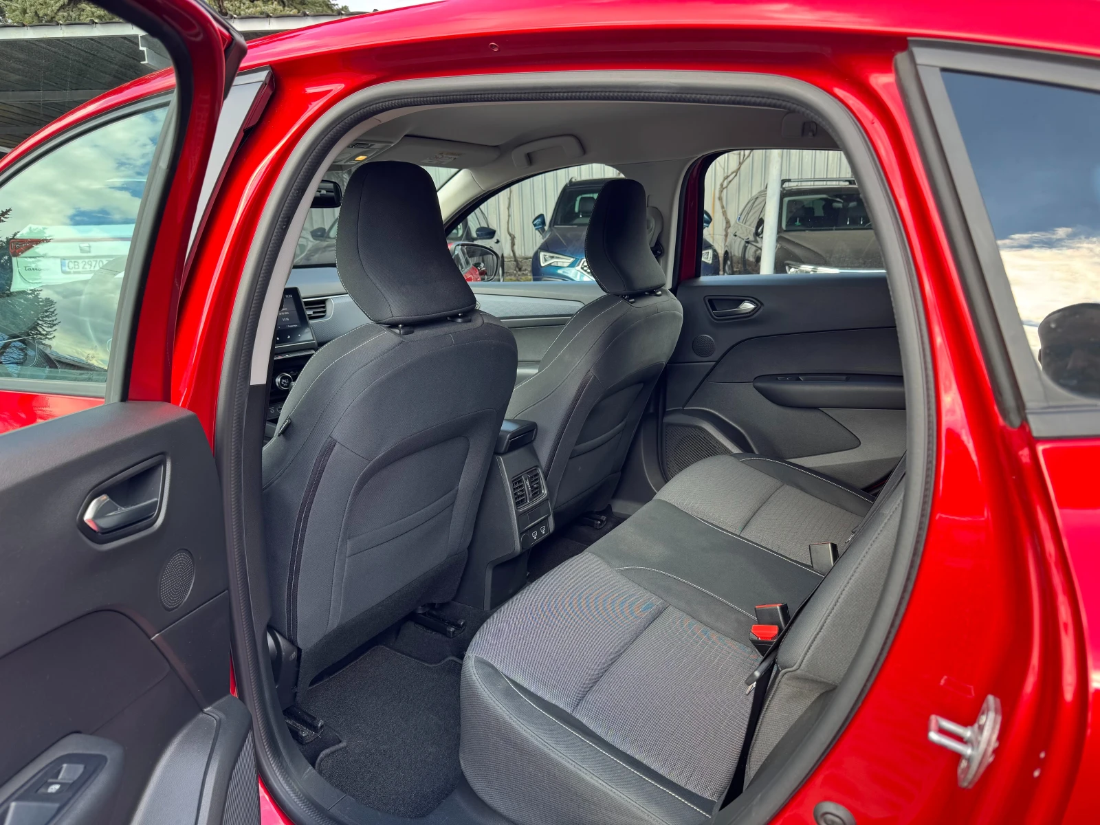 Renault Arkana 1.6 E-Tech 140hp - изображение 8