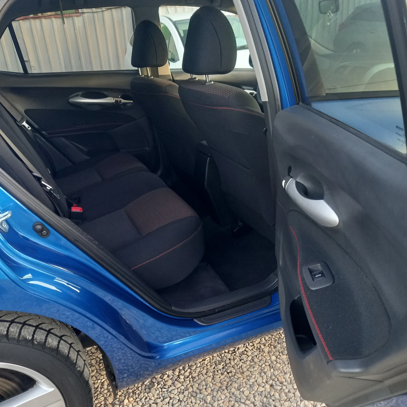 Toyota Auris 1.6 132к, снимка 13 - Автомобили и джипове - 53766972