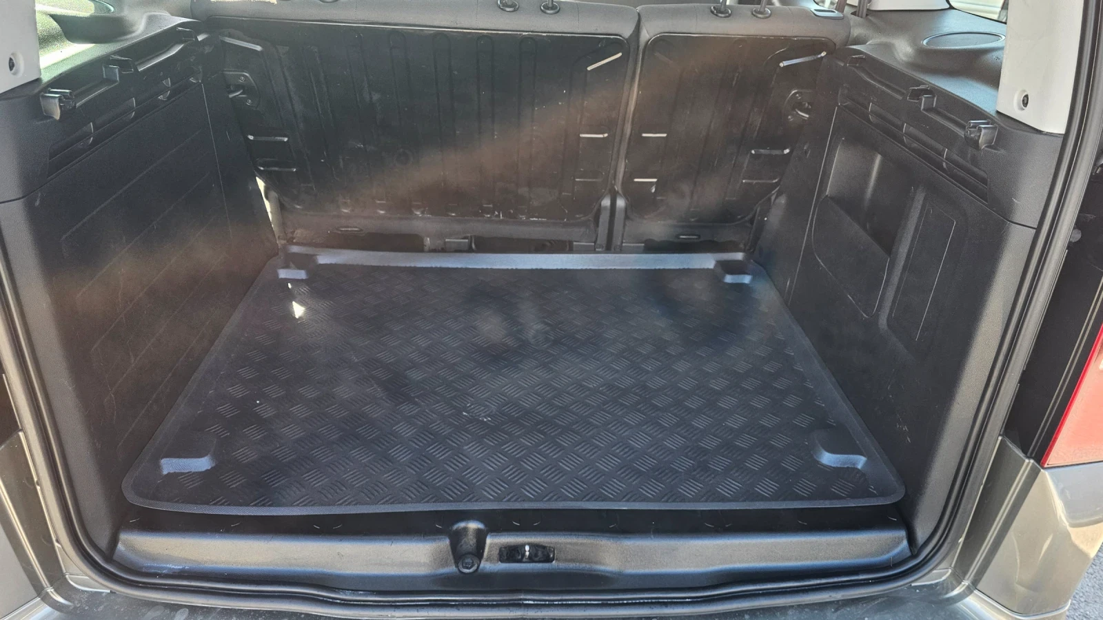 Citroen Berlingo 1.6XDI, снимка 10 - Автомобили и джипове - 53802292