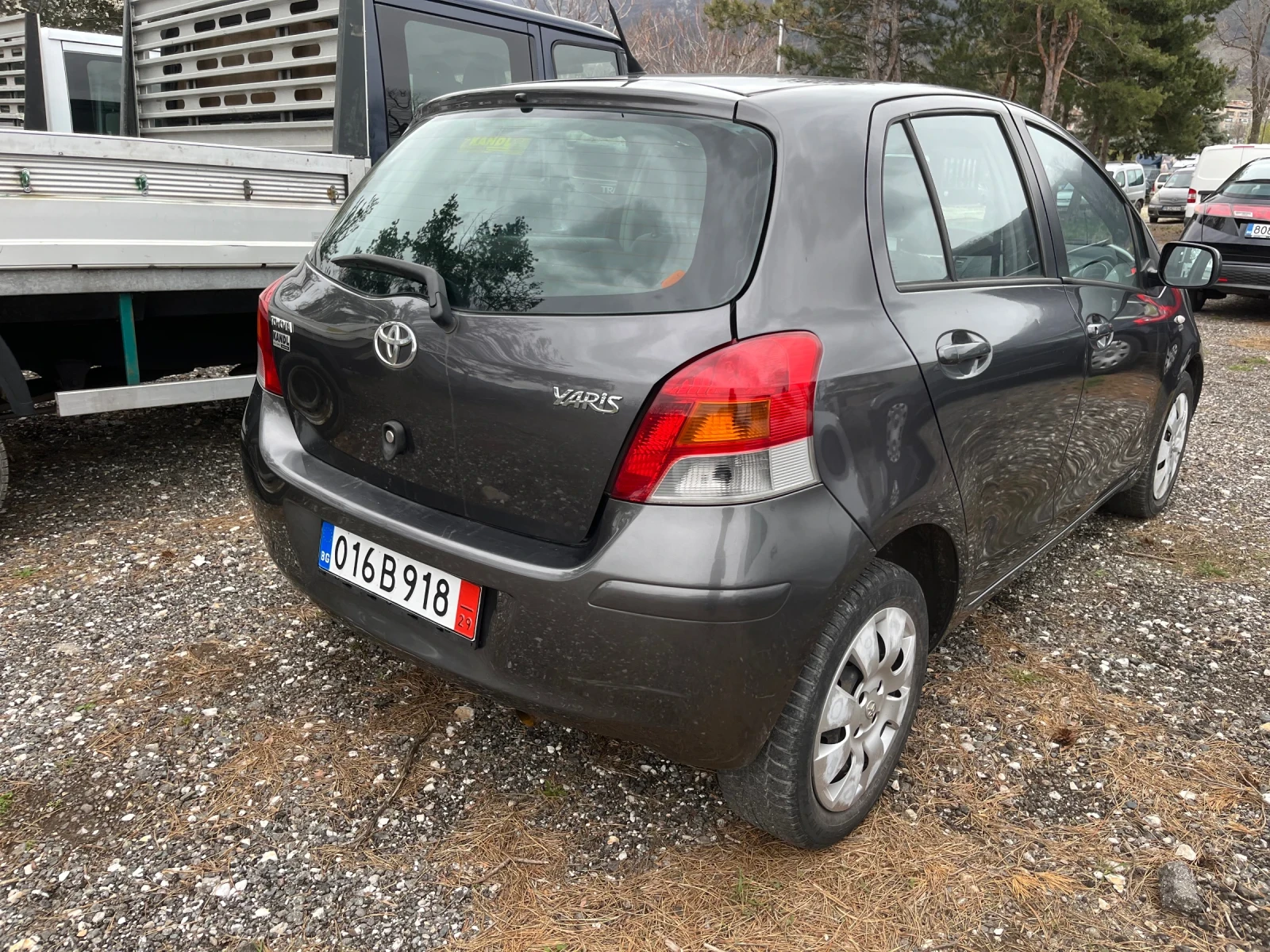 Toyota Yaris 1.33vvti, снимка 3 - Автомобили и джипове - 54025419
