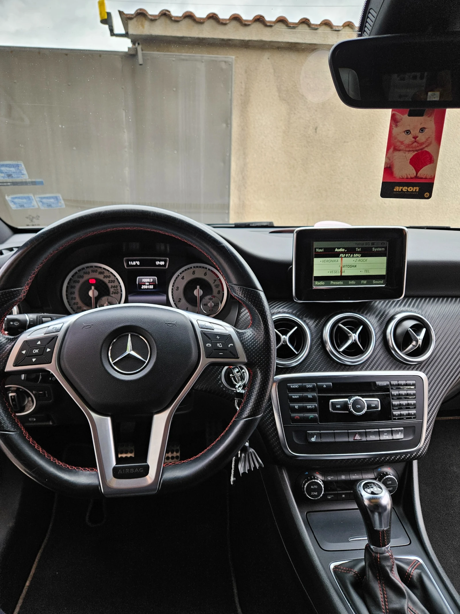 Mercedes-Benz A 200, снимка 10 - Автомобили и джипове - 54302252